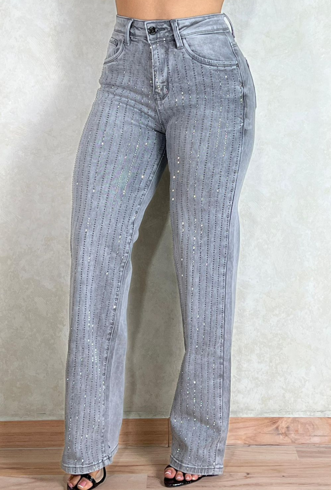 Jean Straight Gris con Brillo en Línea – Most Wanted