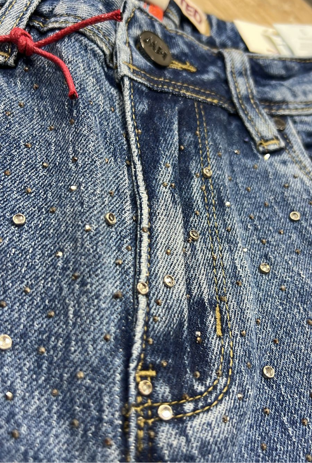Jeans Straight Brillos Taches- Most Wanted