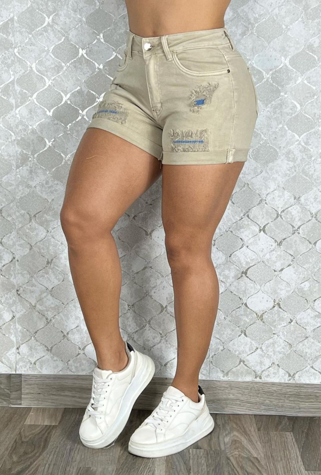 Short Beige Most Wanted