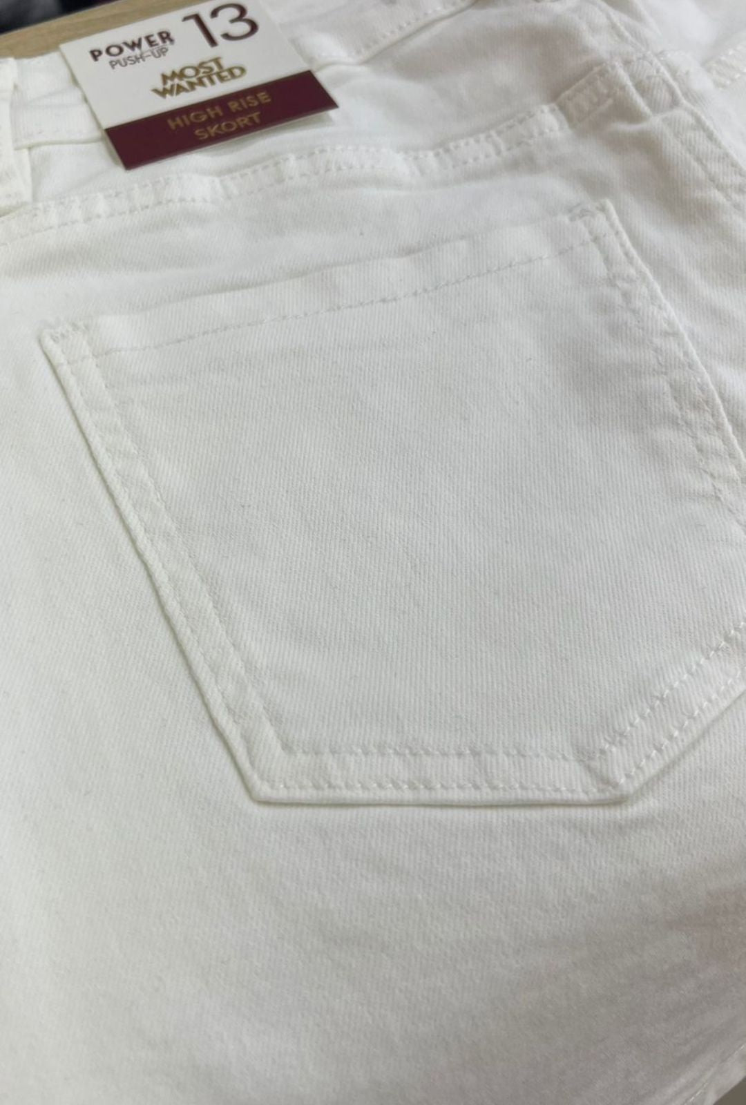 Falda Short Blanca Most Wanted