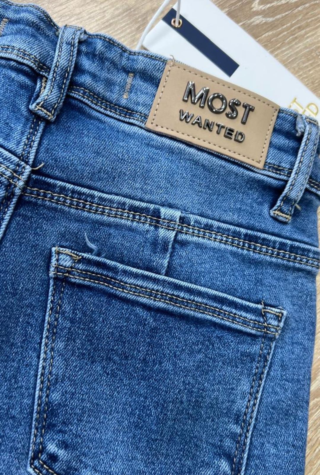 Jean Bota Ancha Oscuro Most Wanted