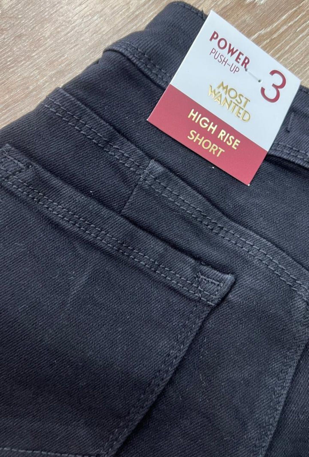 Short Negro Brillo Most Wanted