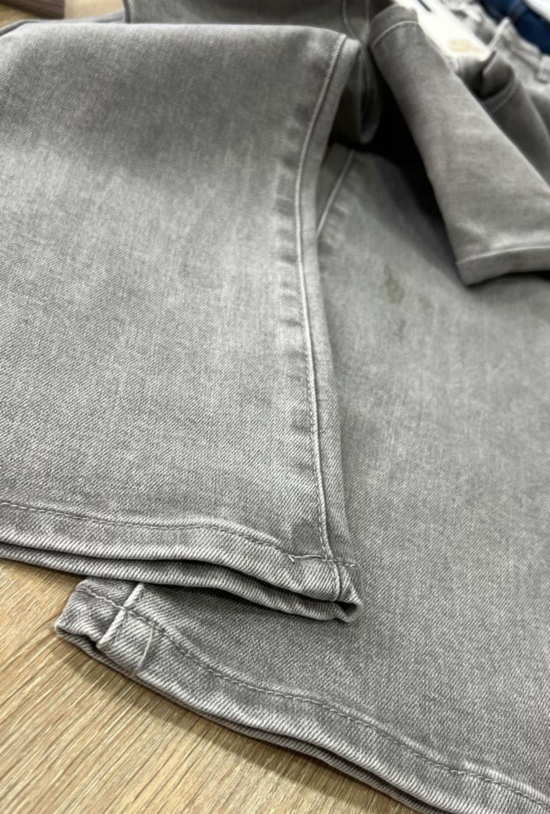 Jean Gris Bota Ancha Most Wanted