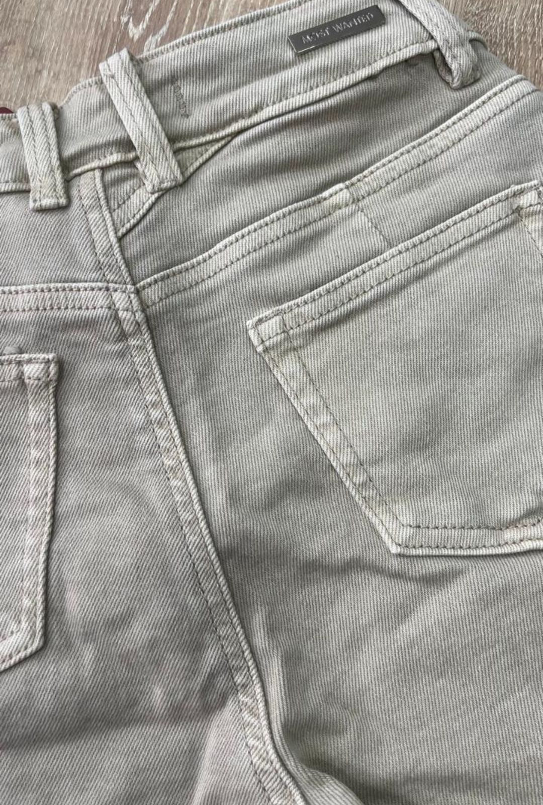 Short Beige Most Wanted