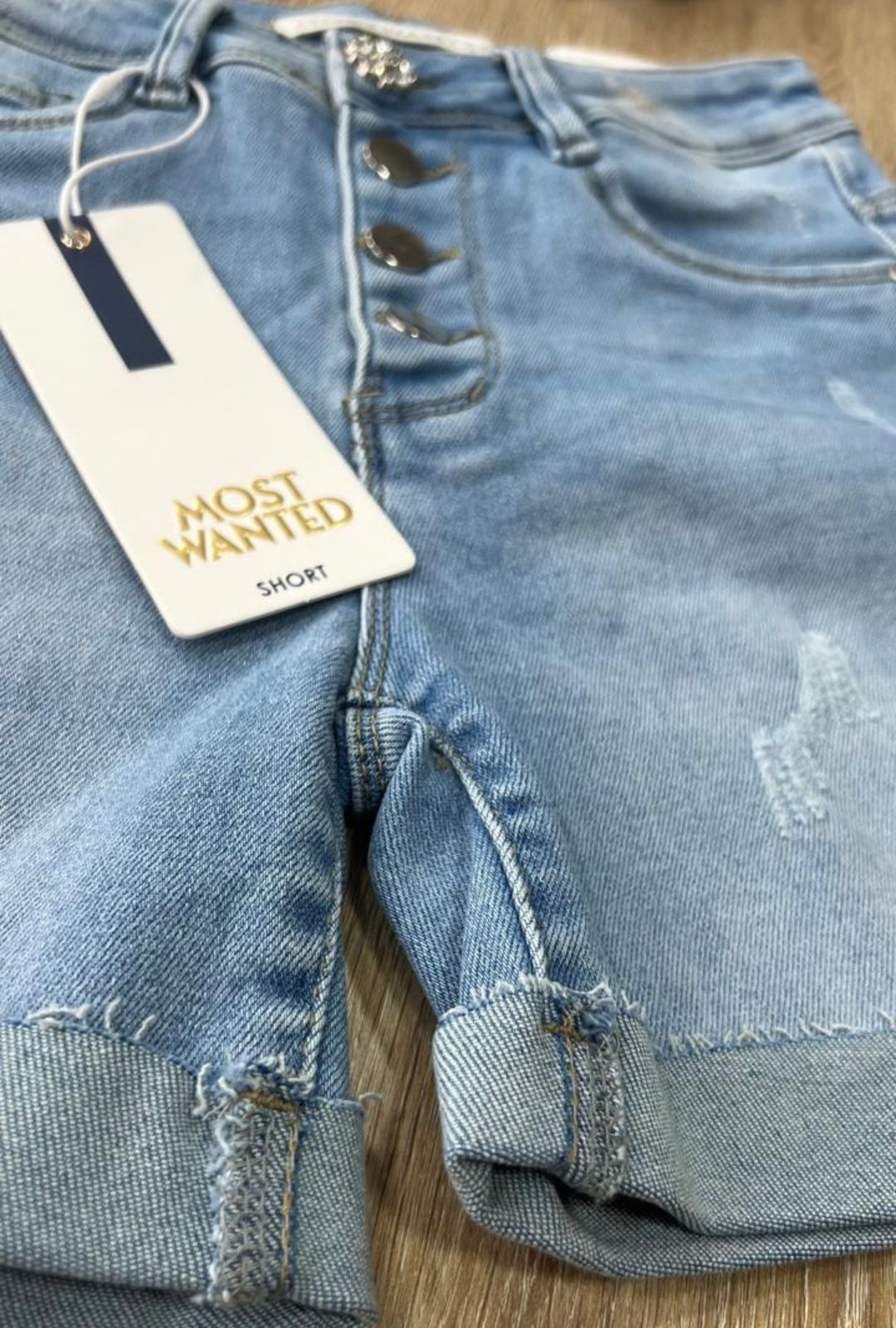 Short Claro Botones Most Wanted