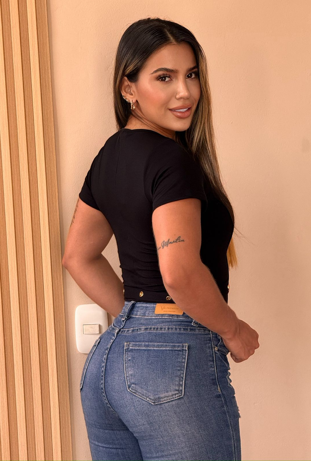 Body Elegant Side