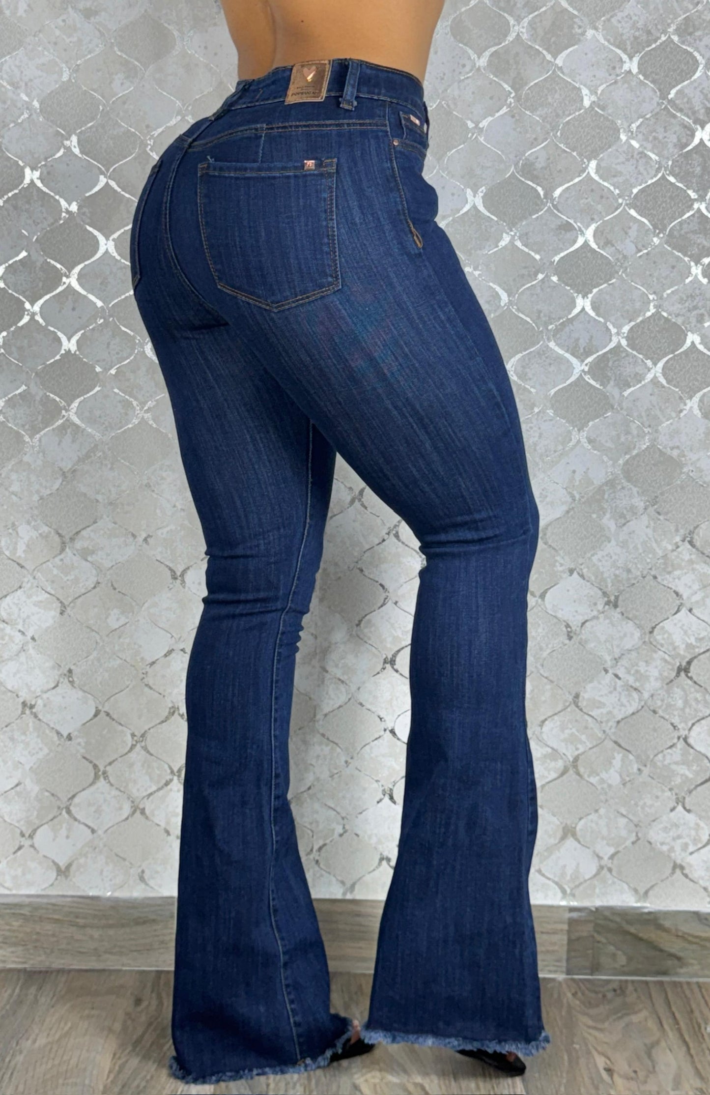 Jean Bota Ancha Botones