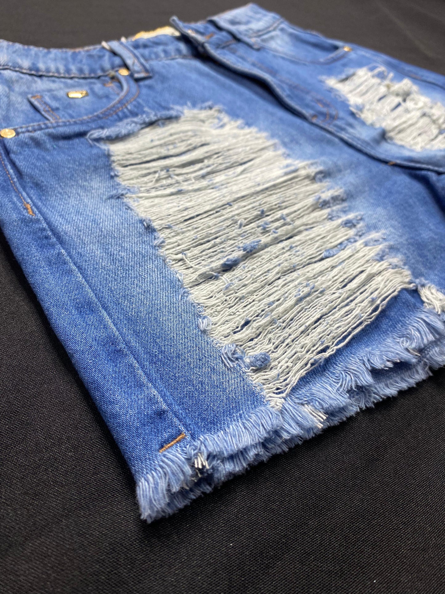 Short most wanted rotos decolorado