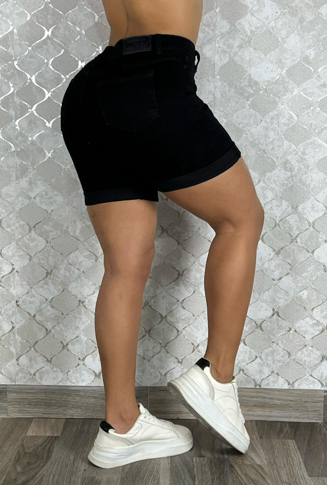 Short Clasico Negro Most Wanted