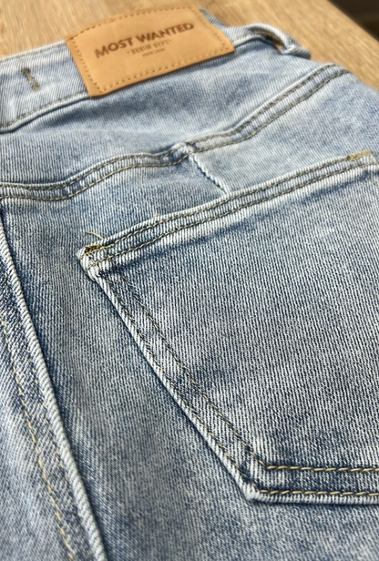 Jean Bota Ancha Straight con Brillos Laterales – Most Wanted