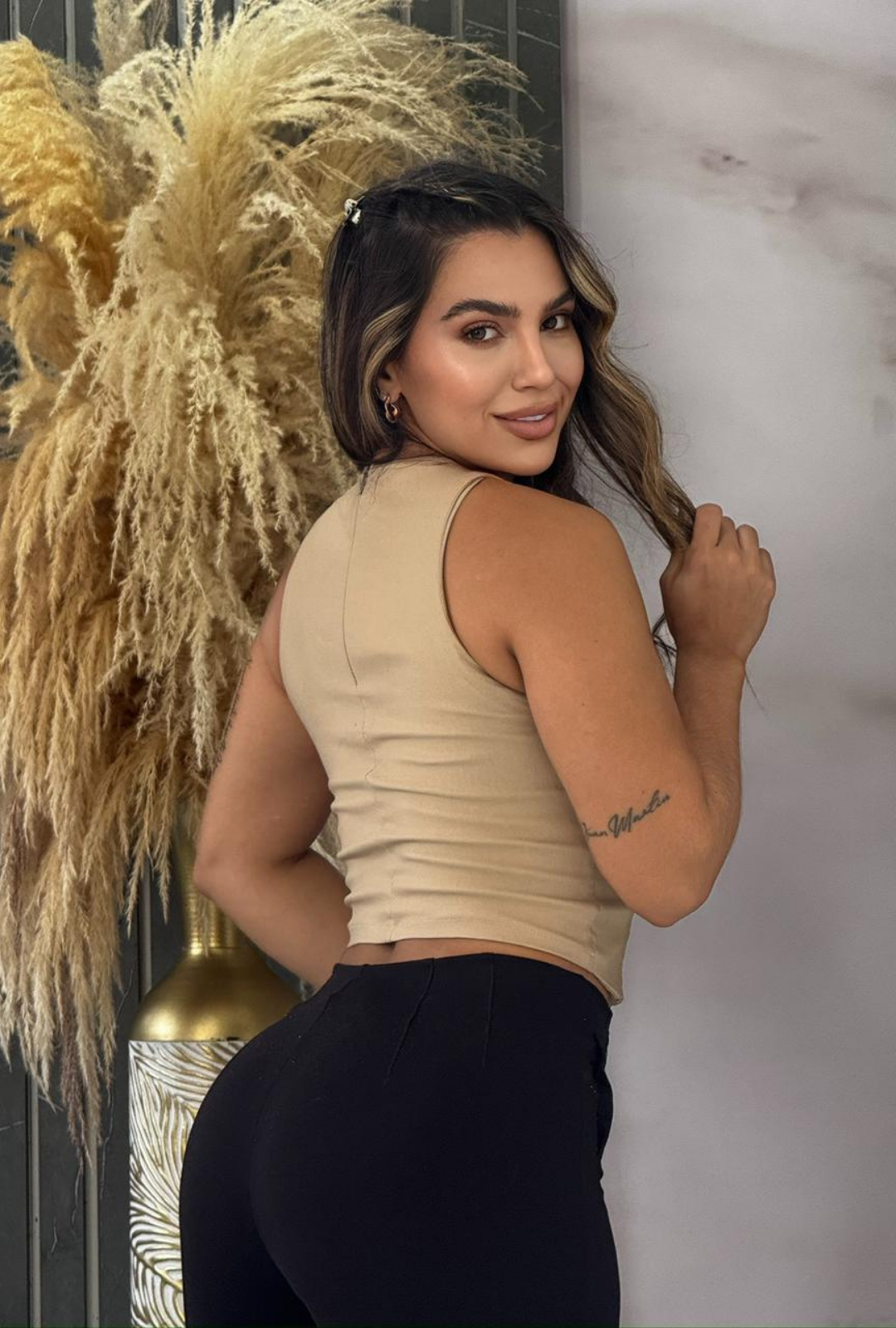 Blusa Básica Ajustada