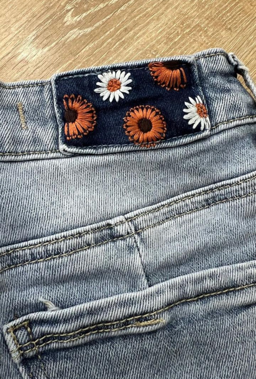 Jean Skinny Claro Flor Tejida Most Wanted