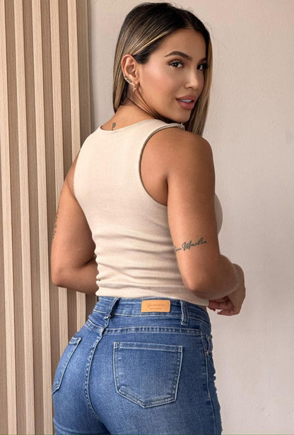 Blusa Minimal Neck