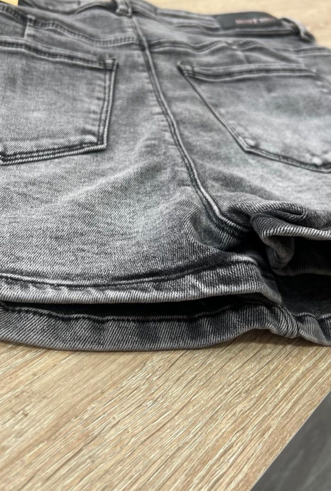 Falda Short Gris Botones Most Wanted