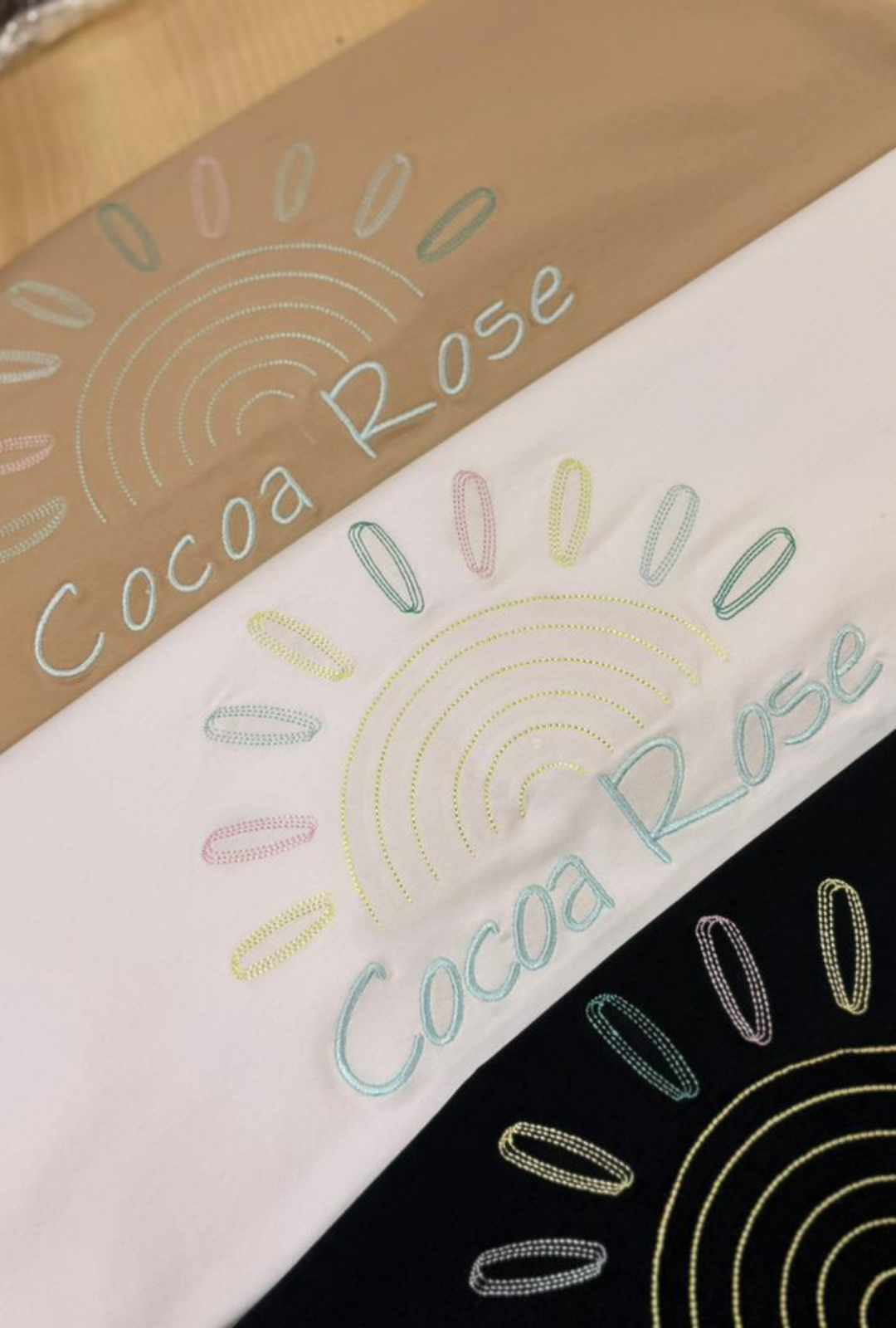 Camiseta Oversize en Tela Fría con Bordado Cocoa Rose