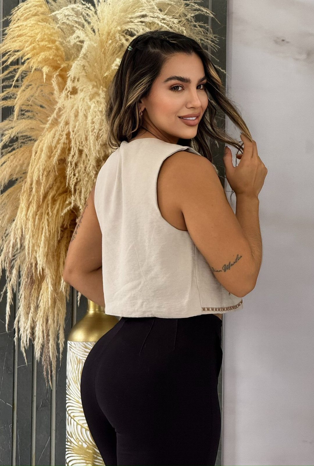 Chaleco bordado de estilo boho–chic,