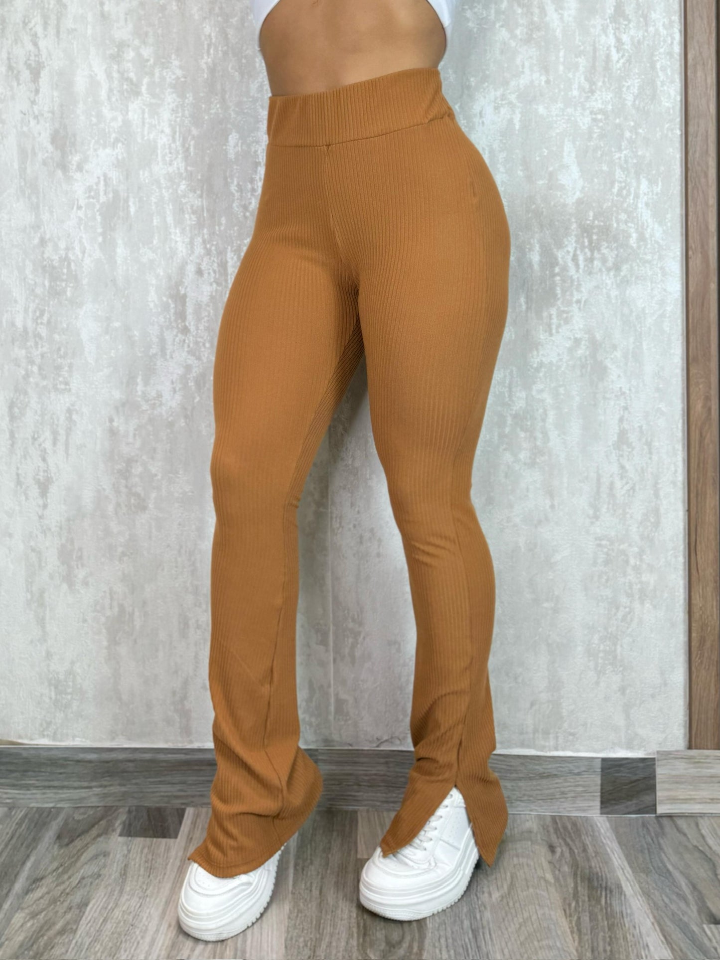 Pantalon Abertura Caramelo