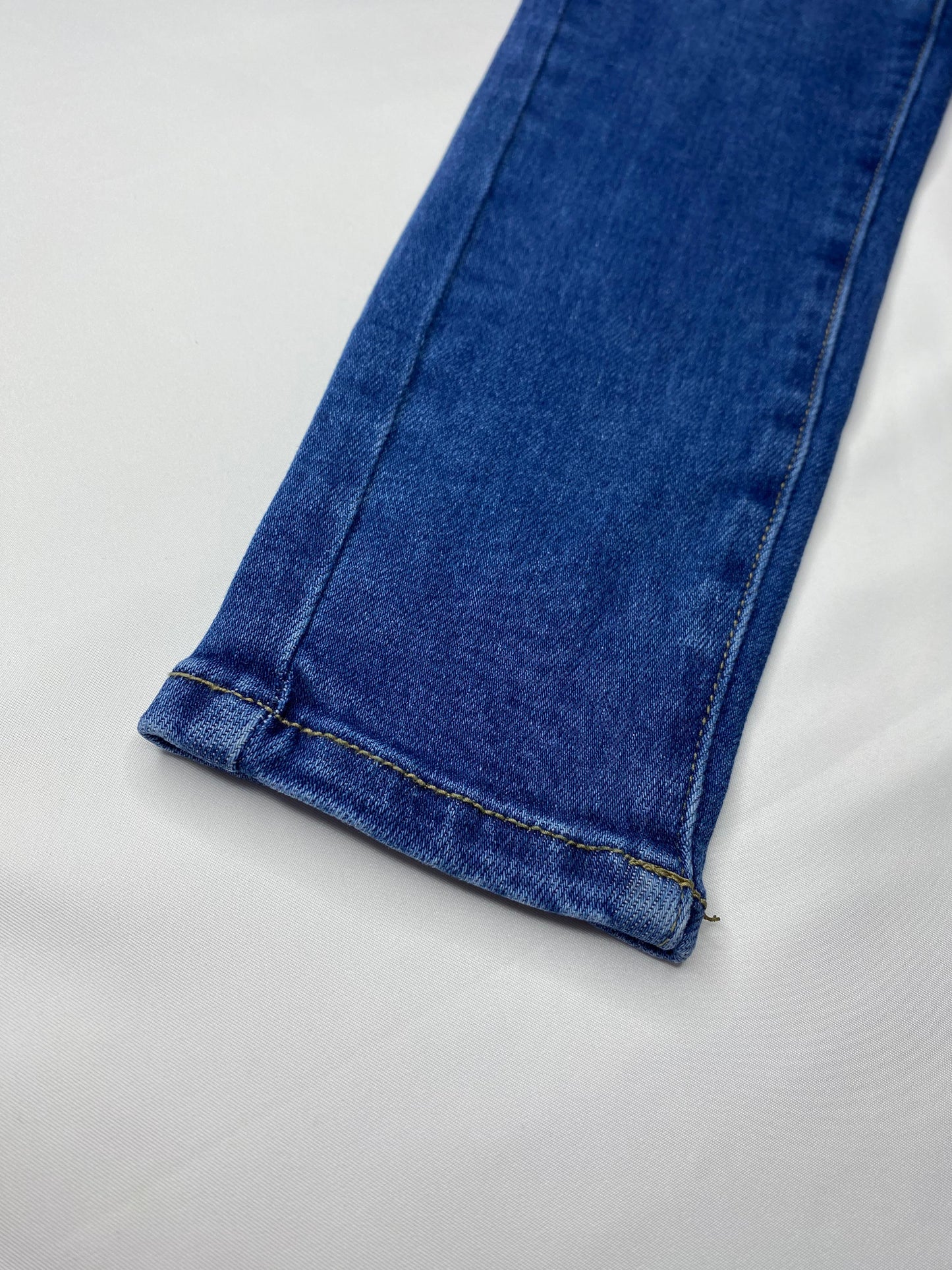 Jean Most Wanted Florecitas azul medio